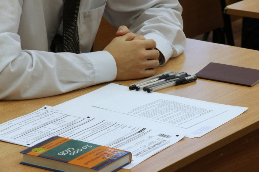 Тамбовские выпускники выбрали семью: названа самая популярная тема итогового сочинения  