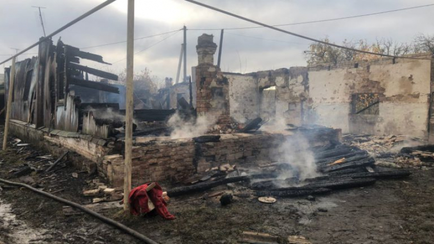 В Умёте сгорел дом, погиб пожилой мужчина
