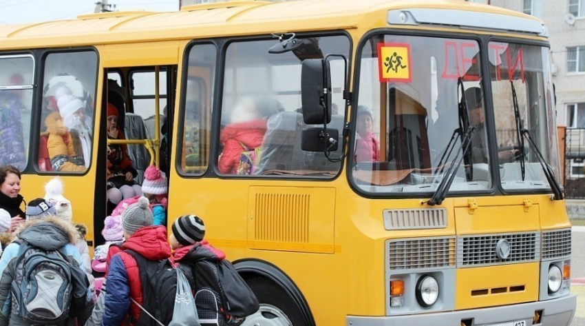 Администрацию Мордовского района обязали обеспечить детей из отдаленного села школьным автобусом