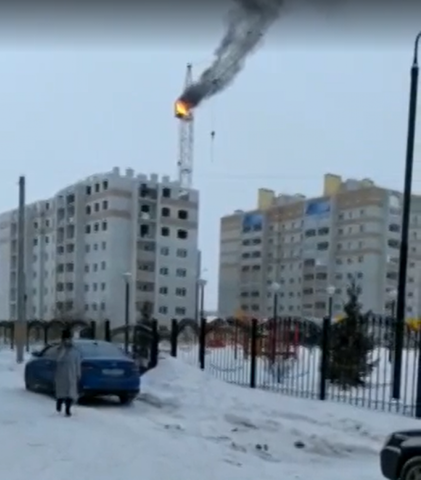 В Бокино внезапно загорелась кабина башенного крана