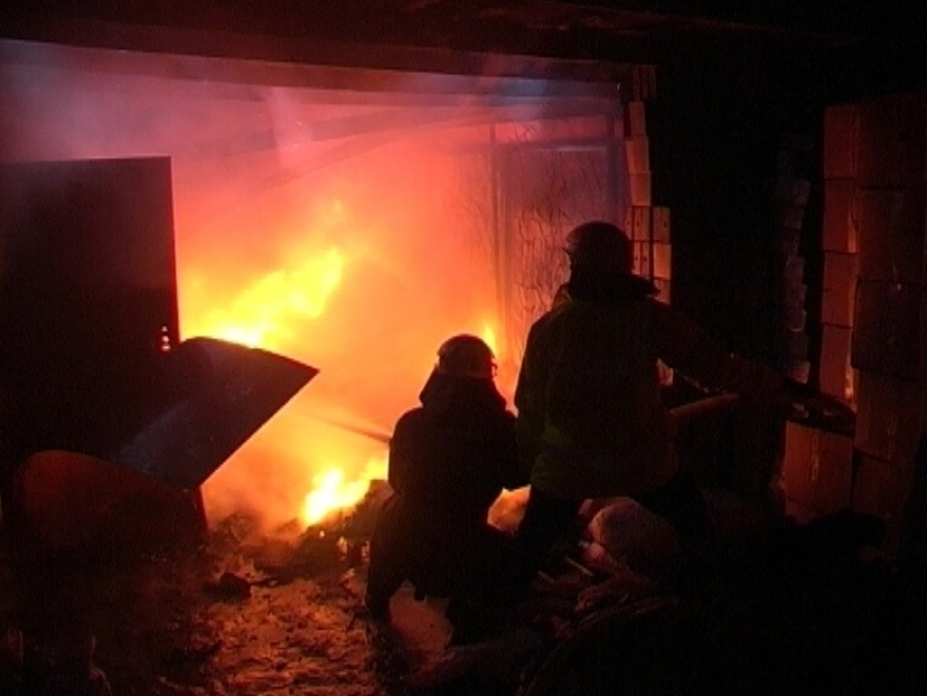 В Кирсанове сгорел гараж с «Нивой-Шевроле"
