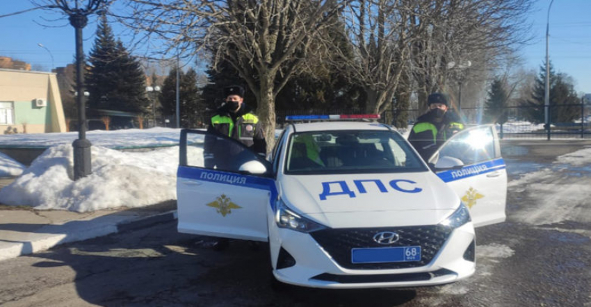 Автоинспекторы Тамбовской области помогли скорой помощи доставить тяжелобольного ребёнка в больницу