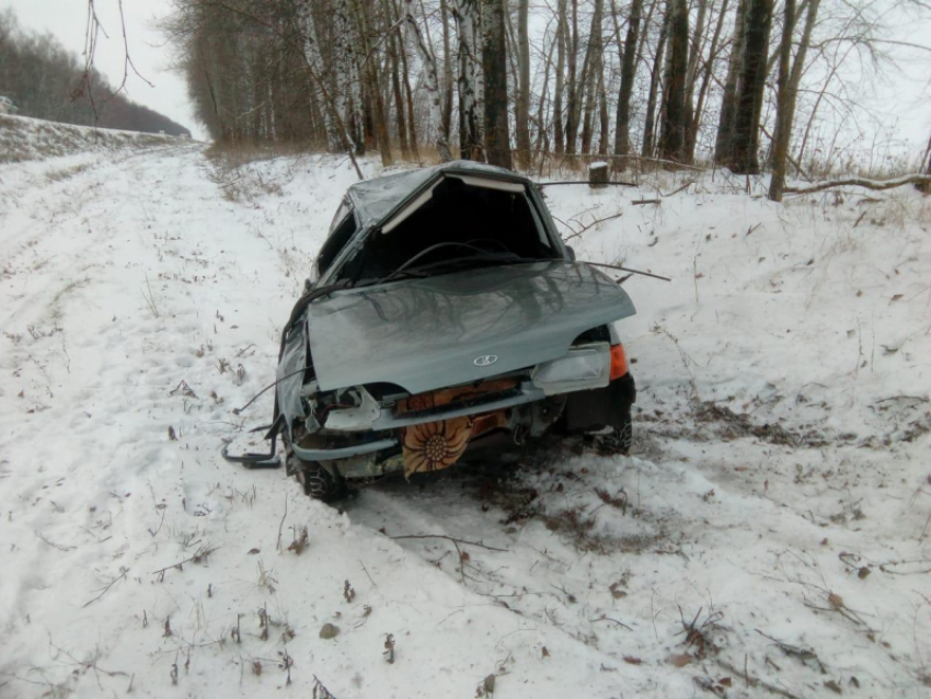 Под Мичуринском в ДТП погиб пассажир перевернувшегося автомобиля
