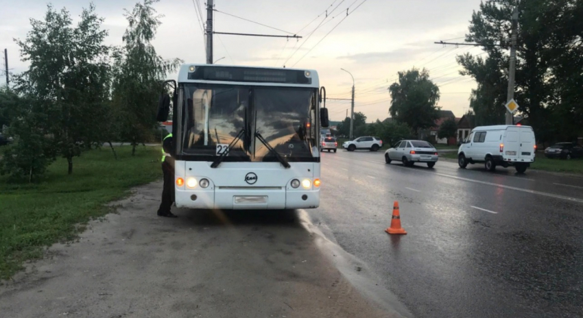 В Тамбове в автобусе пенсионерка снова получила травмы при падении