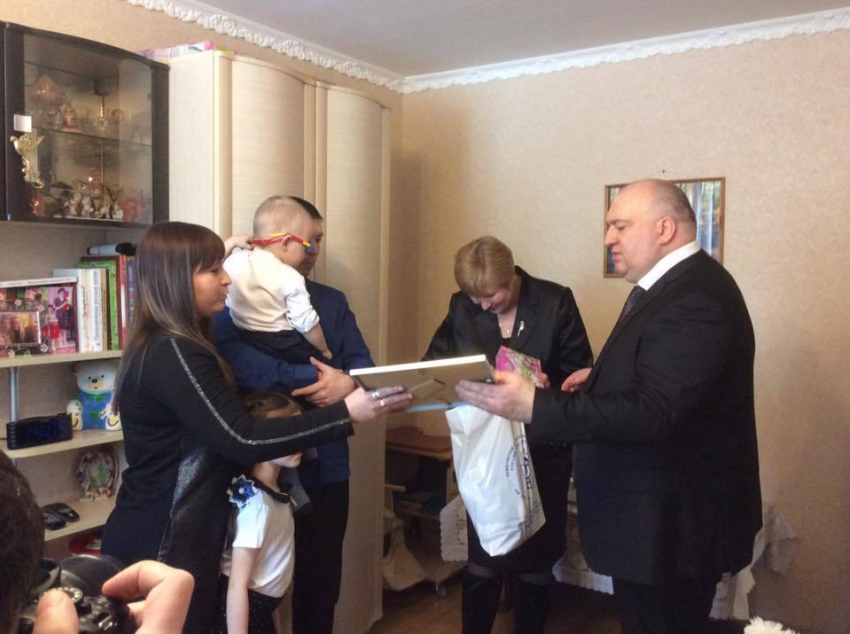 150 тысяч рублей собрал депутат Госдумы Александр Поляков на лечение маленького мичуринца 