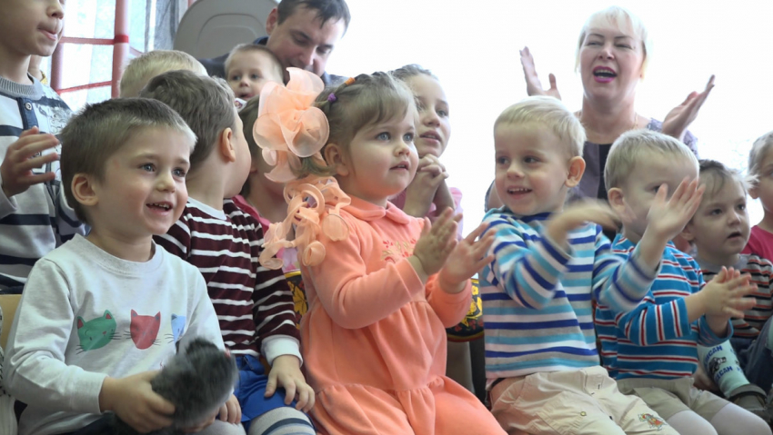 «Серебряные волонтеры» показали сказку для детей, оказавшихся в трудной жизненной ситуации 