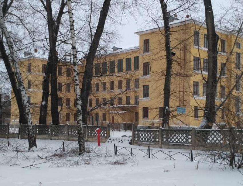 В Котовске в течение шести лет ветшает здание школы 