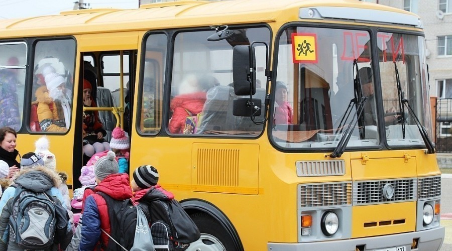 Администрацию Мордовского района обязали обеспечить детей из отдаленного села школьным автобусом