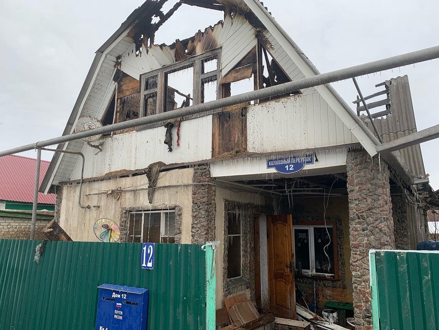 Пострадавшие при пожаре в доме в Покрово-Пригородном просят о помощи