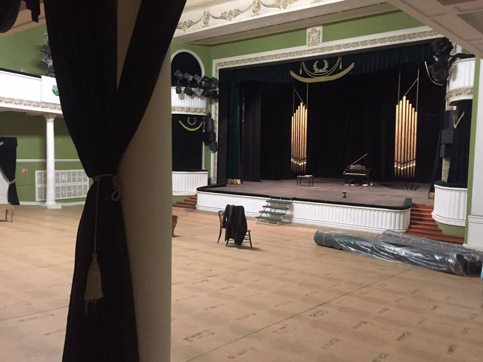 Зал Тамбовского драматического театра остался без кресел