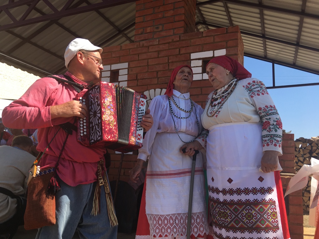 Драйв и азарт, народные песнопения и пироги, игры и бои: все, чем богаты  показали гостям Атмановские кулачки - 2018